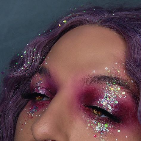 I cry because I remember you and then I cry when I forget about you. I smile because I remember you and then I’ll smile again to pull… Pink Stage Makeup, Pink Witch Makeup, Tomorrowland Aesthetic, Pink Fairy Makeup, Chunky Glitter Makeup, Magenta Makeup, Music Video Makeup, Glitter Eyebrows, Eye Makeup Glitter