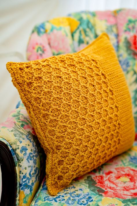 Honeycomb Harmony Pillow - I Like Crochet Honeycomb Knitting Pattern, Honeycomb Crochet, Beehive Pattern, Advanced Crochet Stitches, Pillow Drawing, Mandala Pillows, Advanced Crochet, Dream Pillow, Yellow Crochet