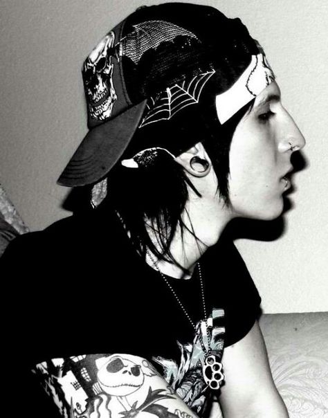 Jacky in An A7X hat ;) Jacky Vincent, Falling In Reverse, Appreciation Post, Tumblr, Black