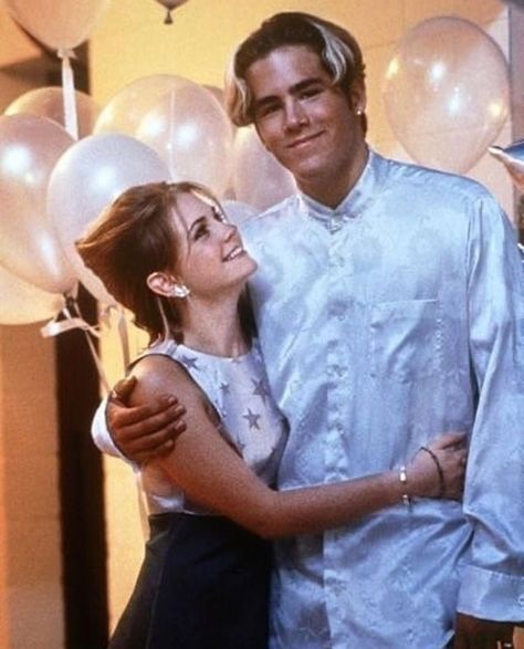 Melissa Joan Hart and Ryan Reynolds on set of Sabrina the Teenage Witch, 1996 Melissa Joan Hart 90s, Sabrina The Teenage Witch, Melissa Joan Hart, 90s Nostalgia, Ryan Reynolds, On Set, Google Images, Witch, Favorite Movies