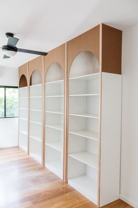 Wall Library, Ideas Decoracion Salon, Shelving Decor, How To Start Painting, Clay Pipe, Billy Ikea, Bloxburg Basement, Arched Wall, Bookcase Diy