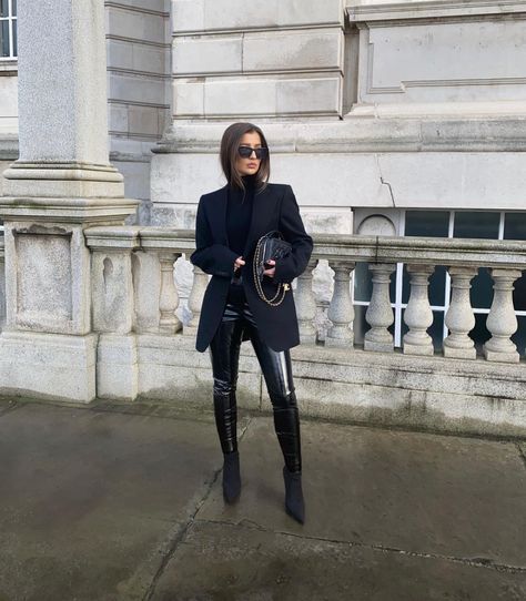 Ty Bellfy (@ty.bellfy) • Instagram photos and videos Patent Leather Leggings Outfit, What To Wear Tomorrow, Patent Leather Pants, Black Blazer Outfit, Patent Leather Leggings, Leather Leggings Outfit, Leather Pants Outfit, Cozy Winter Outfits, Outfit Invierno