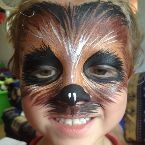 Chewbacca face paint Star Wars Face Painting, Chewbacca Drawing, Chewbacca Tattoo, Star Wars Dibujos, Baby Chewbacca, New Years Eve Makeup Ideas, Chewbacca Art, Chewbacca Cake, Chewbacca Wallpaper