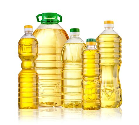 Many cooks can substitute cooking oil in recipes that call for butter with little change to the original recipe. This is a guide about substituting oil for butter in recipes. Cooking Oil Bottle, Vinegar Salad, Vinegar Salad Dressing, Salads Recipes For Dinner, Salad Avocado, Beyond Diet, Top Farm, Essential Oil Safety, Oil Packaging