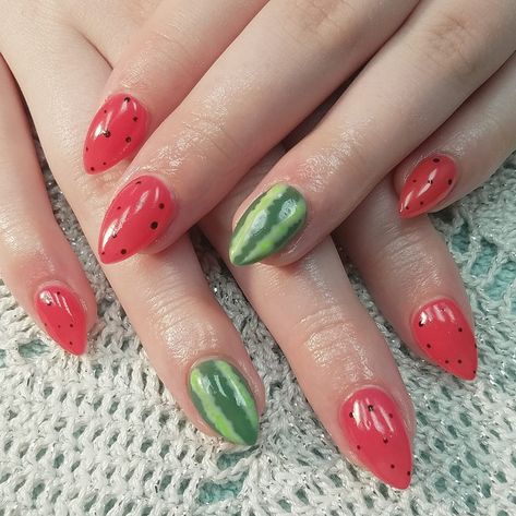 Watermelon Nails Design, Watermelon Manicure, Nails Watermelon, Watermelon Nail Designs, Sprinkle Nails, Watermelon Nail, Watermelon Nail Art, Food Nails, Natural Nail Art