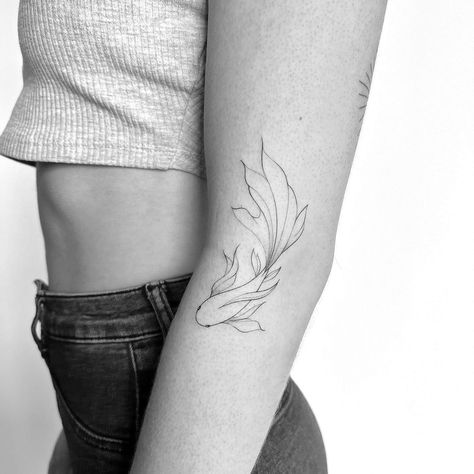 Koi Fish Arm Tattoo Arm Fish Tattoo, Arm Women Tattoo, Koi Fish Arm Tattoo, Fish Arm Tattoo, Tattoo Arm Women, Arm Women, Women Tattoo Ideas, Around Arm Tattoo, Coy Fish