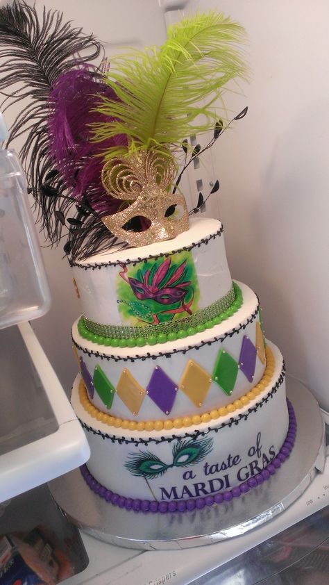 Grass Cake, Mardi Gras Cake, Mardi Gras Party Decorations, Mardi Gra, Mardi Gras King Cake, Mardi Gras Party, King Cake, Fondant Cakes, 50th Birthday