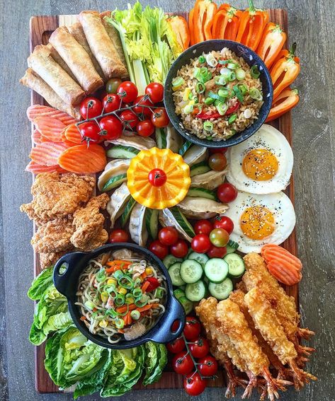 2,507 Likes, 105 Comments - PlatterMeUp Colorado (@plattermeupcolorado) on Instagram: “Asian inspired Meal Board! Easy to prepare and you can find all the food in the frozen section.…” Finger Food Platter, Asian Platters, Meal Board, Instagram Asian, Charcuterie Board Meats, Chinese New Year Food, Entertaining Dinner, Ladies Brunch, Food Platter