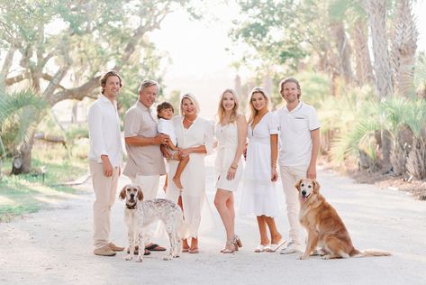 Family Pictures Wearing White, Summer Vacation Photoshoot, Summer Family Portraits, Vacation Photoshoot, Extended Family Photography, Family Portrait Outfits, Big Family Photos, Pawleys Island Sc, Beach Photography Family