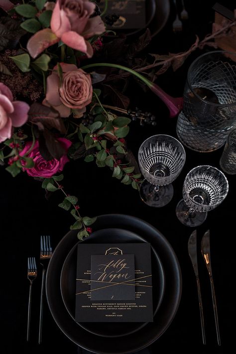 Black And Roses Wedding, Moody Wedding Table Setting, Dark Romantic Wedding Decor, Dark Floral Arrangements, Poppies Photography, Moody Tablescape, Rip 20s, Dark Romantic Wedding, Gothic Wedding Theme