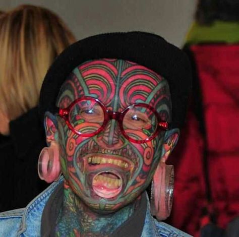 Take a good look at his smile... Face Tats, Masculine Tattoos, Silicone Implants, Tasteful Tattoos, Bad Tattoos, Face Tattoos, Body Modifications, Crazy People, Piercing Tattoo