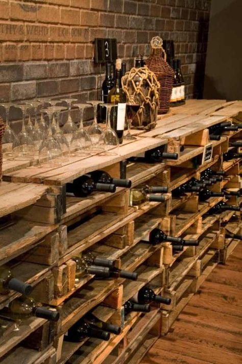 Wooden Pallet: 10 Uses for Your Home Decoration • 1001 Pallets Pallet Wine Rack Diy, Wood Wine Cellar, Diy Wine Cellar, Pallet Potting Bench, Pallet Projects Decor, Pallet Projects Wall, Wine Garden, Vertical Pallet Garden, Garden Rack