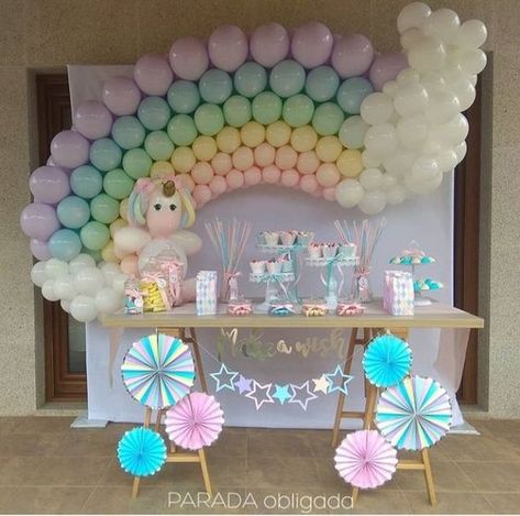 Geniales ideas para decorar Cumpleaños de Arcoiris Baby Shower Arcoiris Decoracion, Barney Birthday, Rainbow Themed Birthday Party, Rainbow Unicorn Birthday, Pastel Balloons, Birthday Party Theme Decorations, Rainbow Birthday Party, Pony Party, Rainbow Baby Shower