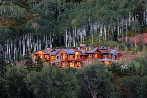 Majestic family mountain retreat surrounded by Aspen trees in Colorado Pretty Architecture, Mountain Architecture, Aspen House, Aspen Mountain, Amazing Homes, Retreat House, Nice House, Architect Design House, Aspen Colorado