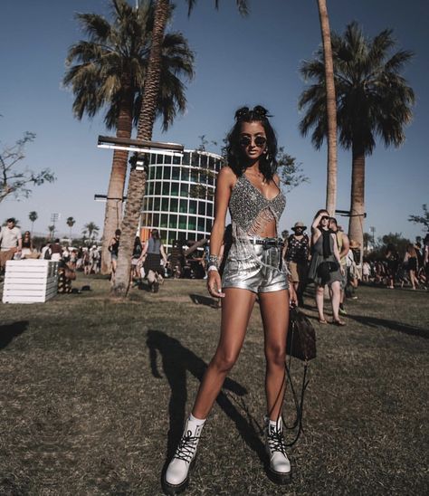 Ultra Outfits Miami, Miami Ultra Music Festival Outfit, Outfit Creamfields, Ultra Miami Outfits, Best Festival Outfits, Electro Festival Outfit, 2023 Festival Outfits, Ultra Music Festival Outfits, Summer Festival Outfits