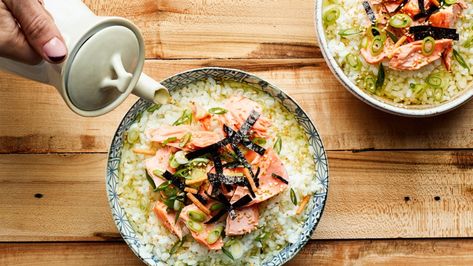 Green Tea Rice Recipe, Tea On Rice, Ochazuke Recipe, Green Tea Rice, Tea Rice, Broiled Salmon, Homemade Ramen, Leftover Rice, Popular Snacks