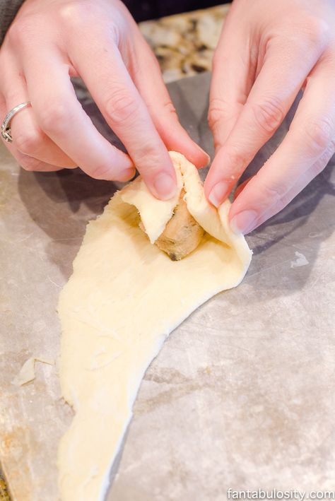 STUFFED Cookie Dough Crescent Bites - Fantabulosity Cookie Dough Crescent Rolls, Cookie Crescent, Pilsbury Crescent Rolls, Crescent Roll Cookies, Almond Crescent Cookies Recipes, Crescent Desserts, Pillsbury Cookie Dough, Pillsbury Crescent Rolls, Almond Crescent Cookies