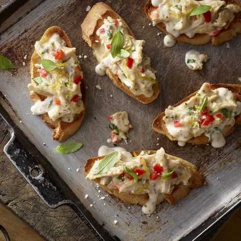 Savory Garlic Alfredo Chicken Crostini Recipe | Bertolli Chicken Crostini, Classy Appetizers, Alfredo Chicken, Chicken Garlic, Crostini Recipes, Citrus Chicken, Savory Chicken, Grilling Chicken Breast, Chicken Alfredo