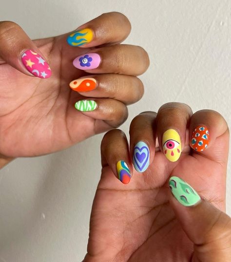 Colorful Design Nails, Colorful Fun Nails, Colourful Nails Designs, Cool Nail Art Designs, Multi Coloured Nails, Mismatch Nail Art, Funky Mismatched Nails, Psychadelic Nails Acrylic, Trippy Manicure