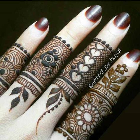 best aindian bridal mehndi latest finger mehndi designs 2017 new styles for hands Latest Finger Mehndi Designs, Mehndi Designs Finger, Finger Designs, Finger Mehndi, Jagua Henna, Badass Girl, Tato Henna, Finger Henna Designs, Mehndi Designs 2018