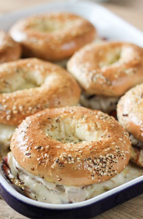 Theses Baked Everything Bagel Sandwiches are one of my FAVORITE new recipes. They are so easy to make and so delcious. Melty swiss cheese, roasted turkey breast and black forest ham layered together on a tasty Thomas’ Everything Bagel brushed with butter and dijon mustard. Turkey Bagel, Bagel Sandwich Recipes, Bagel Sandwiches, Bagel Thins, Black Forest Ham, Croissant Sandwich, Breakfast Bagel, No 2 Pencil, Bagel Sandwich