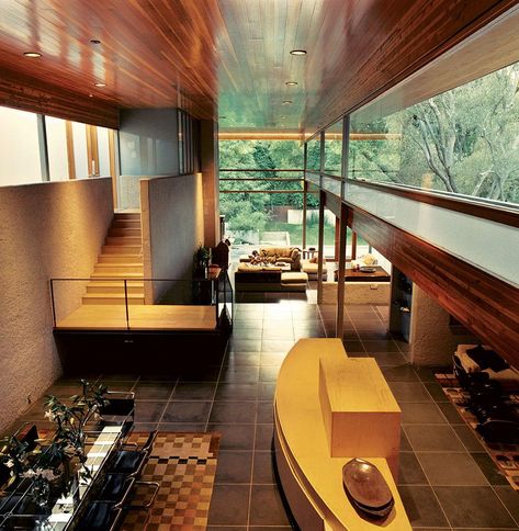 https://www.wallpaper.com/architecture/ray-kappe-benton-house-and-kappe-house-los-angeles#pic_1 Kappe House, Back In 1967, Ray Kappe, House In Los Angeles, Building A Treehouse, Roof Beam, Modernist House, One Home, Amazing Buildings