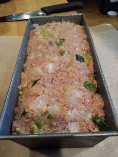 Italian Sausage Meatloaf, Stuffed Peppers Ground Beef, Peppers Ground Beef, Italian Meatloaf Recipes, Pork Meatloaf, Tartiflette Recipe, Italian Meatloaf, Beef Meatloaf, Classic Meatloaf Recipe