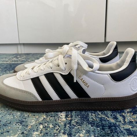 Sambas - original vegan Samba Shoes, Adidas Originals Shoes, Adidas Sambas, Vegan Shopping, Chrome Hearts, Adidas Samba, Adidas Originals, Tennis, Adidas