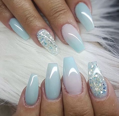 Stars Nails, Short Coffin Nails Designs, Feather Nails, Cute Summer Nail Designs, Glitter Accent Nails, Fall Nail Art Designs, Colorful Nail, Short Coffin Nails, Ombre Nail Designs