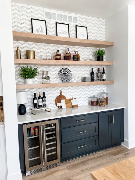 Dry Bar In Basement, Dry Bar Ideas Basement, Dry Bar Wall Ideas, Kitchen Revamp, Home Bar Cabinet, Home Bar Rooms, Diy Home Bar, Coffee Bars In Kitchen, Basement Living Rooms