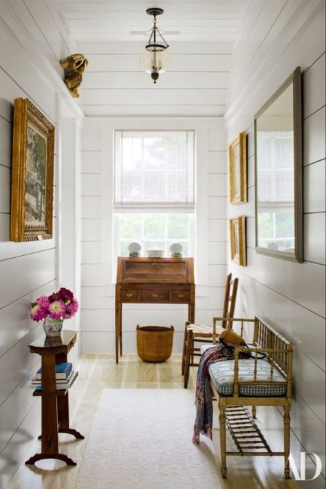 Markham Roberts, Nantucket Style Homes Interior, Nantucket Aesthetic, Nantucket Style Homes, Nantucket Home, Nantucket Style, Marthas Vineyard, House Goals, Architectural Digest