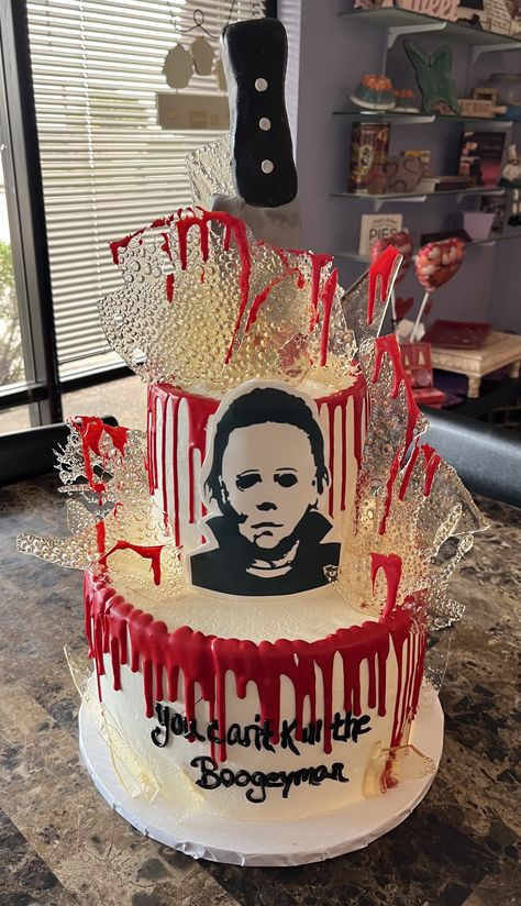 Michael Myers Michael Myers Birthday Party Ideas, Michael Myers Cake Ideas, Michael Myers Birthday Cake, Horror Cake Ideas, Michael Myers Cake, Chucky Cake, Torte Halloween, Horror Cakes, Candy Fruits