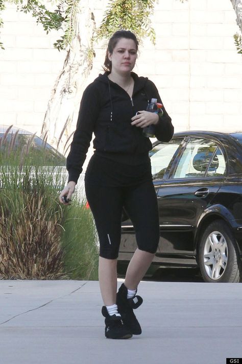 Khloe Kardashian without makeup.  Call me kooky, but this gives me hope. Khloe Kardashian Without Makeup, Celebs Without Makeup, Kloe Kardashian, Wild Outfits, Gym Style, Without Makeup, Girl Crushes, Celebrity Look, Khloe Kardashian