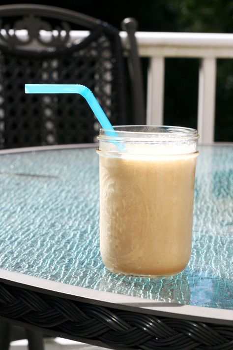 Protein Shake Recipes To Lose, Coffee Protein Shake Recipes, Protein Shake Ingredients, Iced Coffee Protein Shake Recipe, Iced Coffee Protein Shake, Coffee Protein Shake, Best Iced Coffee, Powder Milk, Coffee Vanilla