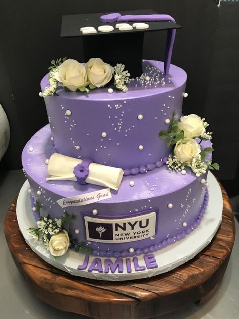 Make your Grad Party One-of-a-Kind!!! #GRADUACIÓN #CakesbyMia #GRADUATION #Cake #Bizcocho #Dominicancake #Miacakes4U Harvard Cake, Purple And Gold Graduation Cake, Purple Graduation Cake, Purple Grad Party, Woman Rage, Graduation Party Purple, Nyu Graduation, Graduation Party Desserts, Graduation Shoot