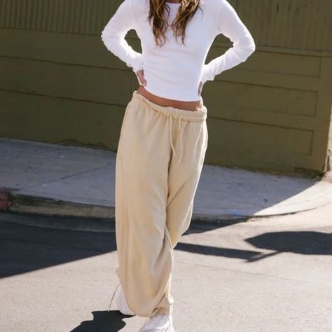 Brand New Free People Movement All Star Pants, Size Small "Your Favorite Essential Sweatpants Now Featured In A Solid Fabrication And Slouchy, Relaxed Fit." Soft 80% Cotton, 20% Polyester Jersey Knit In Sesame- Washed Yellow-Tan Elastic Waist With Interior Drawstring Side Pockets Embroidered Logo On Left Front Hip Elastic Leg Cuffs Slouchy Baggy Fit 16" Across Waist, 24" Across Hips, 13" Front Rise, 30.5" Leg Inseam Yellow Sweatpants Outfit, Tan Sweatpants Outfit, Sequin Jogger Pants, Yellow Sweatpants, Sarong Pants, Essential Sweatpants, Star Pants, Blue Cargo Pants, Sweatpants Outfit