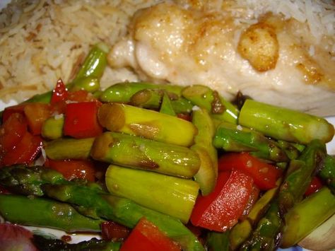 Sauteed Garlic Asparagus with Red Peppers Saute Asparagus, Easy Asparagus Recipes, Red Pepper Recipes, Onion Recipes, Asparagus Recipe, Peppers Recipes, Veggie Side Dishes, Tofu Recipes, Vegetarian Recipes Healthy