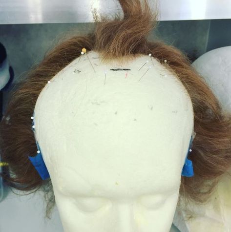 Pennywise Hair Pennywise Wig, It Behind The Scenes, Wig Maker, Behind The Scenes Pictures, Movie Costumes, Stephen King, Behind The Scenes, Wigs, Hair