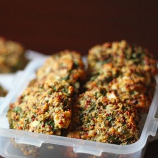 Baked Kale and Quinoa Patties Superfoods Recipes, Quinoa Patties, Kale And Quinoa, Baked Spinach, Baked Kale, Kale Quinoa, Quinoa Recipe, Patties Recipe, Homemade Salsa