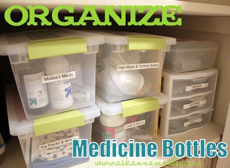 How to Organize Medicine Cabinet - 30 Brilliant Bathroom Organization and Storage DIY Solutions Organized Medicine, Medicine Cabinet Organization, Cute Diy Projects, Medicine Organization, Diy Wand, Organizational Ideas, Organize My Life, Organisation Hacks, Dollar Store Organizing