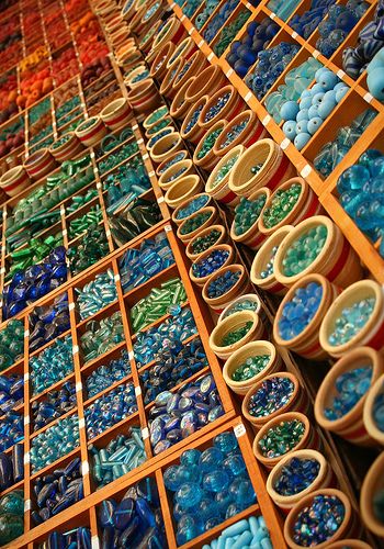 Beading Storage, Organizing Beads, Bead Organization, Bead Storage, Craft Rooms, Samana, Jewelry Studio, Bead Shop, Jewelry Tutorials