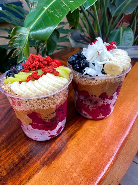 Acai Bowls Hawaii, Maui Food, Acai Bowls Recipe, Tropical Food, Acai Bowls, Acai Smoothie Bowl, Hawaii Food, North Shore Oahu, Healthy Food Motivation