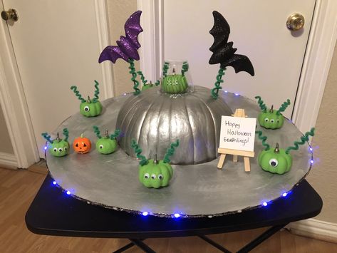 Nicu Pumpkin Contest, Alien Spaceship Pumpkin, Pumpkin Contest Ideas No Carve Hospital, Crafty Pumpkin Decorating, Alien Pumpkin Decorating, Class Pumpkin Contest, Spaceship Pumpkin Decorating, Tractor Pumpkin Painting, Simple Pumpkin Decorating Ideas