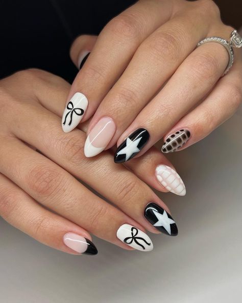 Black And White Minimalist Nails, Country Concert Nails Ideas Simple, Zach Bryan Nails, Country Concert Nails Ideas, Country Nails Design, Country Concert Nails, College Nails, Paznokcie Hello Kitty, Concert Nails