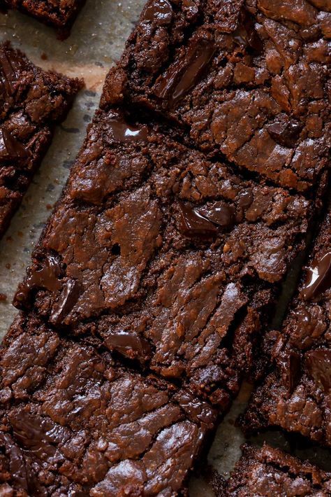 Almond Butter Brownies Almond Butter Brownies, Vegan Whipped Cream, Butter Brownies, Vegan Richa, Fudge Bars, Brownie Toppings, Desserts Recipes, Vegan Dessert Recipes, Chocolate Almonds