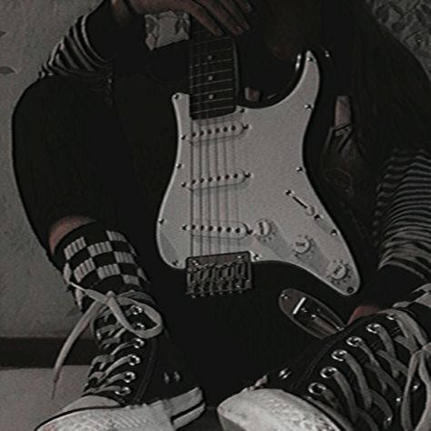 Grunge Black And White, Cute Aesthetics, White Aesthetics, Black Electric Guitar, Sharpen Icons, Soft Aesthetic, Guitar Design, Electric Guitar, Guitar