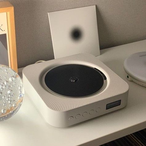 Aesthetic Objects, Cute Room Decor, Emma Stone, Cd Player, Dvd Player, White Aesthetic, Dream Room, 인테리어 디자인, Cool Gadgets