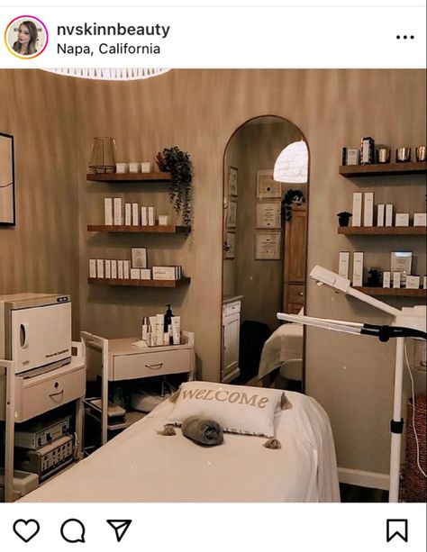 Head Spa Salon Design, Spa Salon Design, Esthetician Studio, Esthetician Decor, Dream Spa, Studio Suite, Beauty Salon Interior Design, Mobile Spa, Dreams Spa