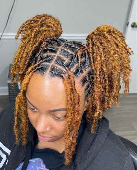 Short Dread Styles, Short Dreadlocks Styles, Dreads Styles For Women, Short Dreads, Ethnic Hair, Wave Brush, Best Hair Brush, Cute Dreads, Dreads Girl