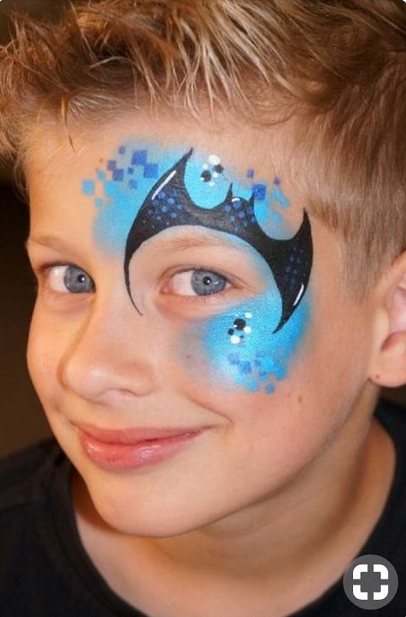 Batman Face Paint, Superhero Face Painting, Mime Face Paint, Eye Face Painting, Face Painting For Boys, Homemade Face Paints, Halloweenský Makeup, Cheek Art, Girl Face Painting